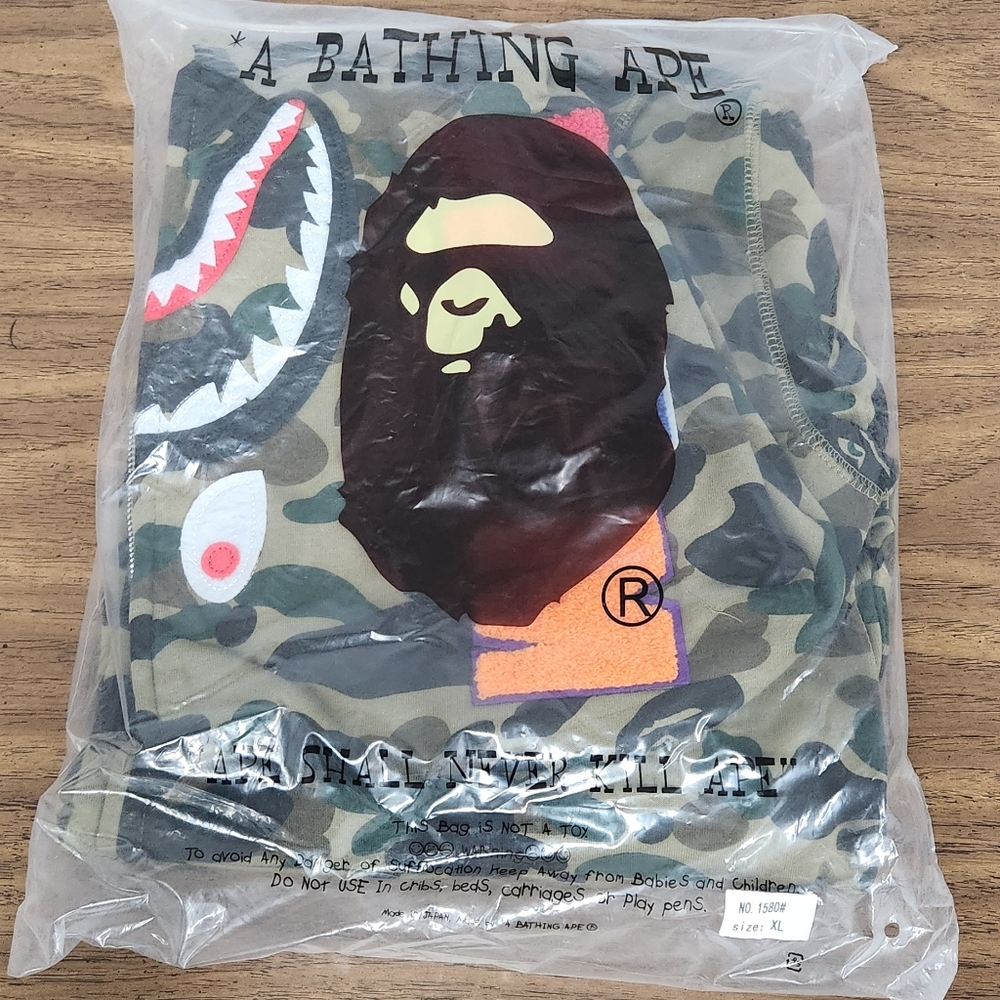 BAPE camo XL Hoodie